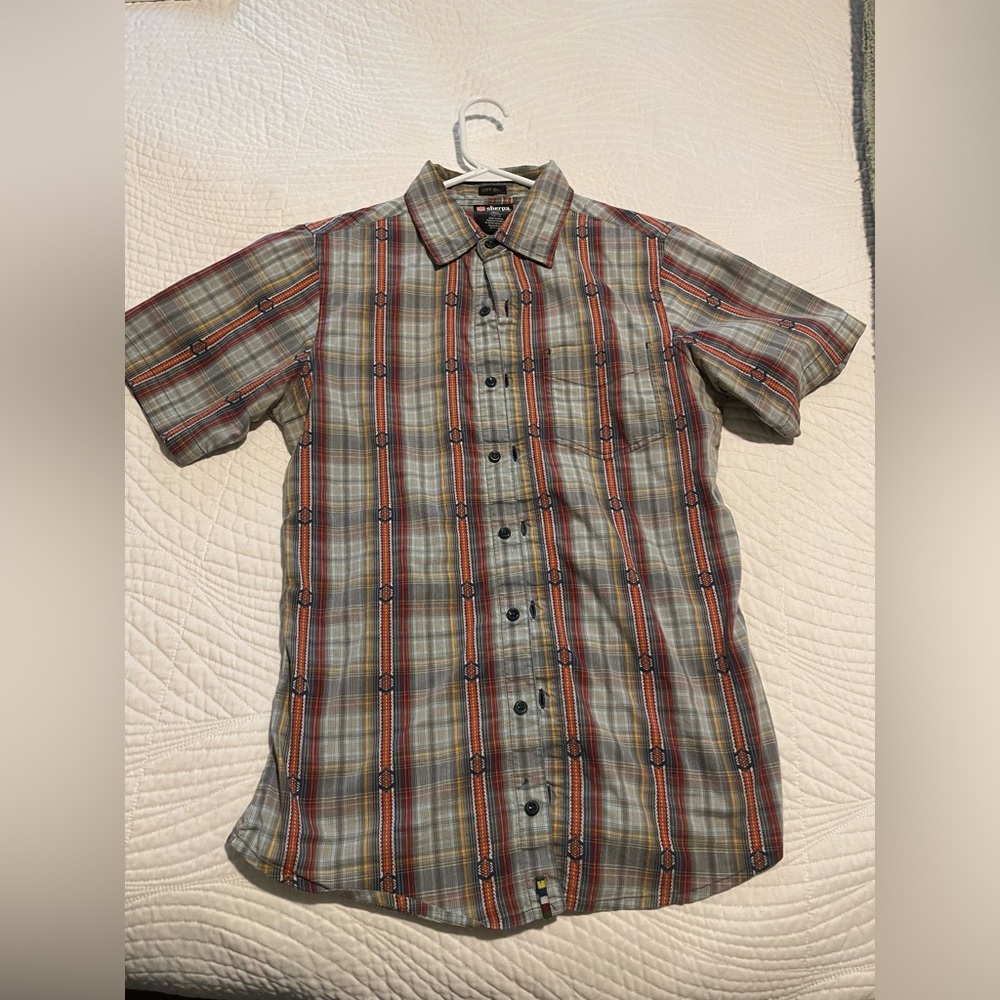 Men’s small Sherpa shirt